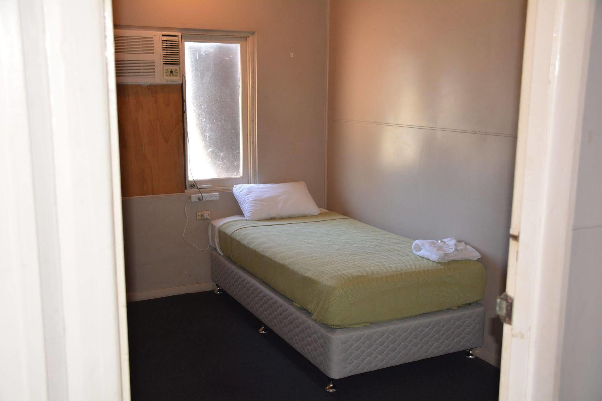 The Burdekin Hotel อายร์ ภายนอก รูปภาพ